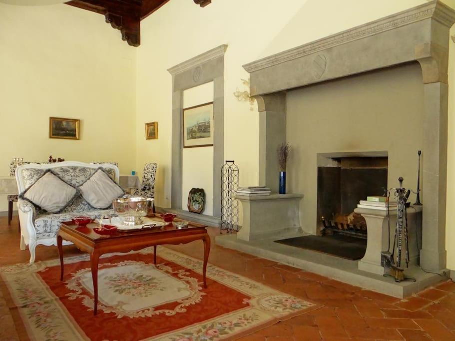 Pian Dei Giullari Suite Florence Exterior photo